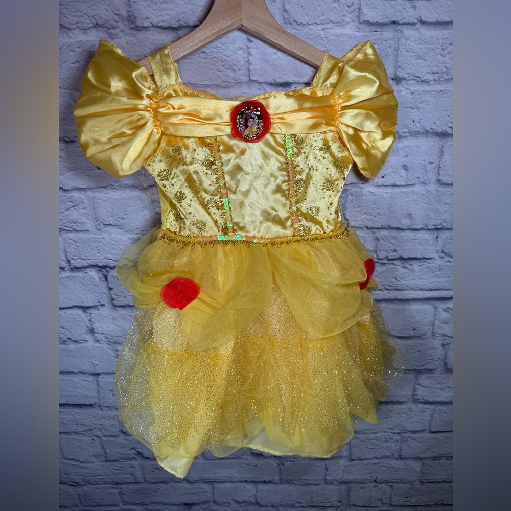 Disney princess belle Halloween dress up costume size medium 8-10 yellow